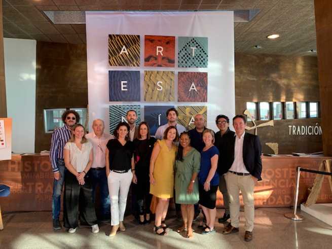 FARCAMA recibe una delegación de compradores de tiendas de museos y arquitectos internacionales del sector del ‘contract’ de la mano del IPEX