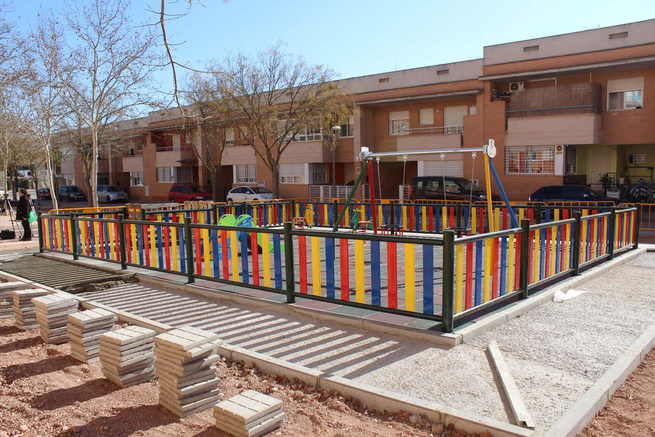 Los niños y niñas más pequeños de Alcázar de San Juan podrán disfrutar en unos días de un nuevo parque infantil en el barrio de La Pradera