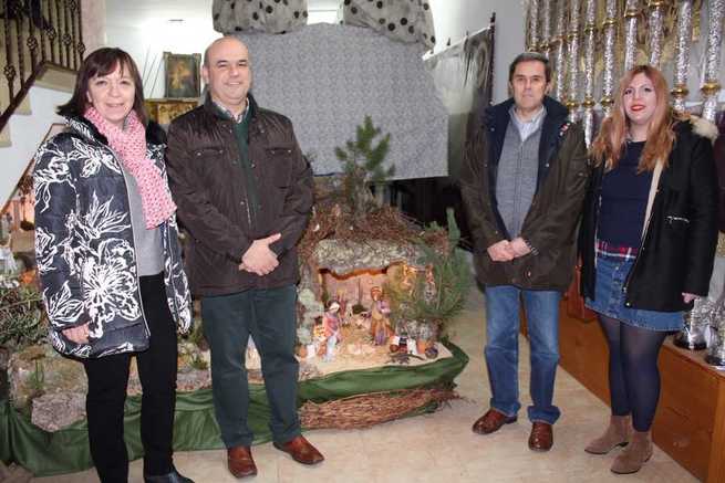 La Hermandad del Santo Entierro inaugura en Alcázar su belén que podrá visitarse durante los fines de semana