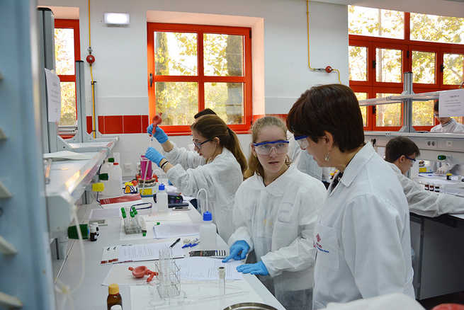 La Facultad de Químicas de la UCLM celebra su patrón con actividades académicas y lúdico-culturales
