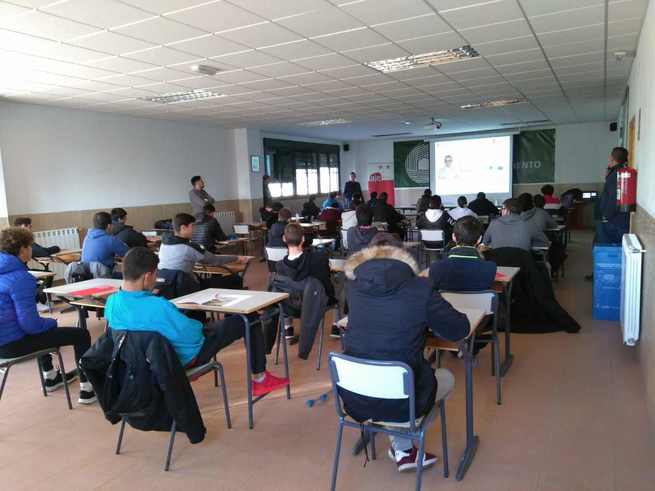 AJE ayuda a los emprendedores de Criptana a dar forma a sus proyectos Segundo taller este jueves en la localidad