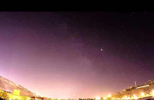 "A falta de nubes buenas son estrellas"