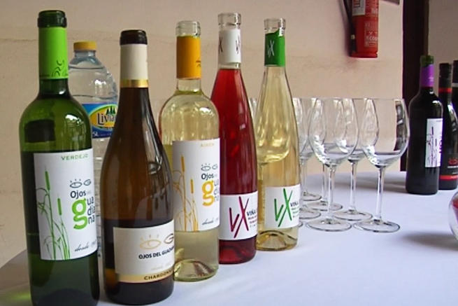 imagen de "La más guapa mi hija los mejores, mis vinos" imagen de "La más guapa mi hija los mejores, mis vinos"