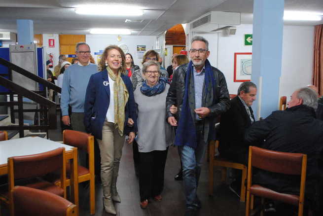 El alcalde de Valdepeñas y la consejera de Bienestar Social visitan el Centro de Mayores de Bonillas