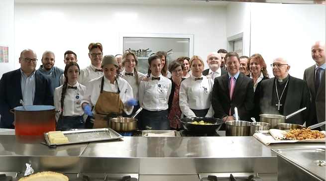 El Gobierno regional destaca la “innovación” de Cáritas Albacete ofreciendo un proyecto de vida a las personas que más lo necesitan