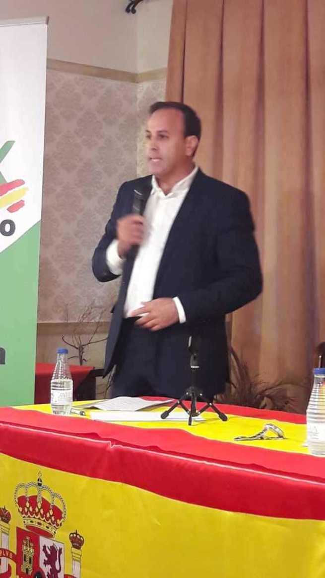 El expresidente provincial de "VOX" denuncia la agresión verbal que recibió por la mujer del actual diputado nacional, Ricardo Chamorro