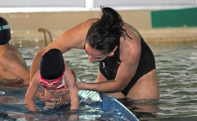imagen de El Hospital Nacional de Parapléjicos acoge la II edición del curso de natación aplicada a personas con discapacidad 