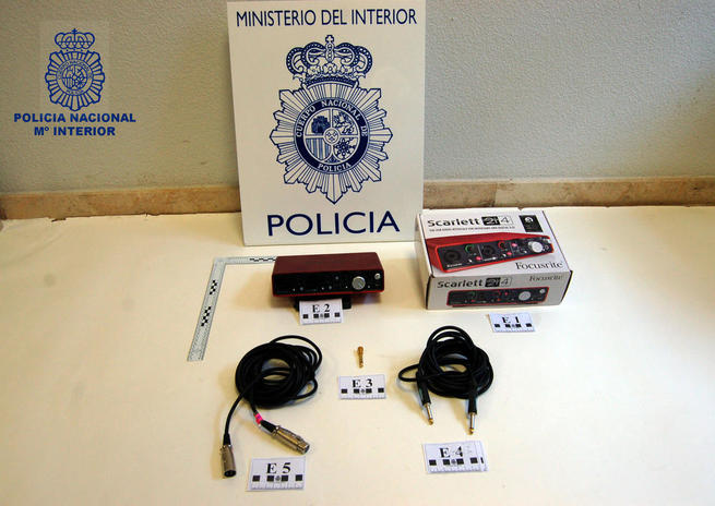 Imagen: La Policía Nacional detiene al  presunto autor de un  robo con fuerza en interior de vehículo en Valdepeñas