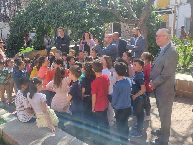 Más de 500 escolares de los dos colegios de Argamasilla de Calatrava han recibido la visita del Servicio de Emergencias 1-1-2