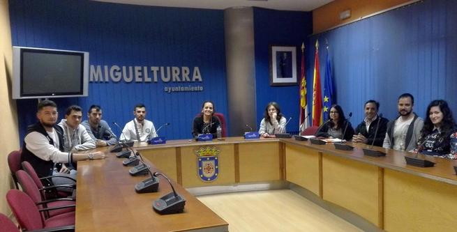 Imagen: El Consejo Municipal de la Juventud de Miguelturra trabaja para la programación de actividades en el 2016