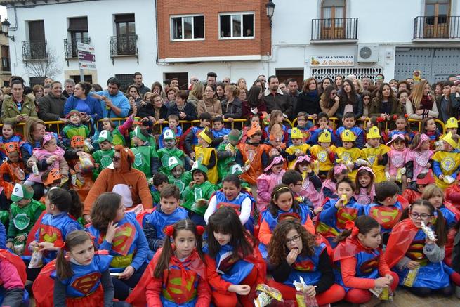 Imagen: Superhéroes de película recorrieron las calles de Miguel Esteban en el desfile infantil de Carnaval 
