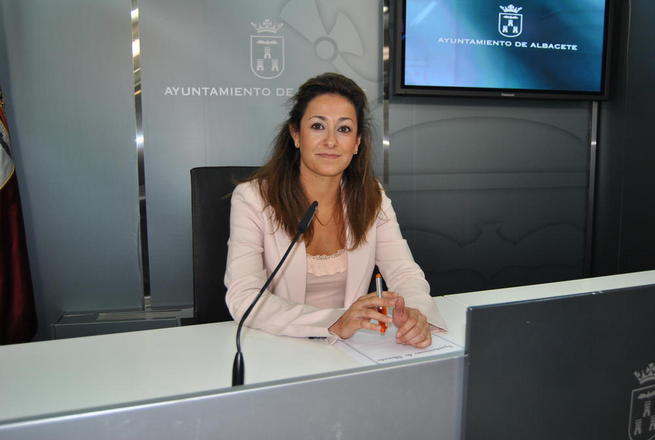 Imagen: El Ayuntamiento de Albacete ha puesto en marcha el proyecto “Con el Comercio Minorista” para facilitar información a los empresarios sobre la normativa vigente para el pequeño comercio