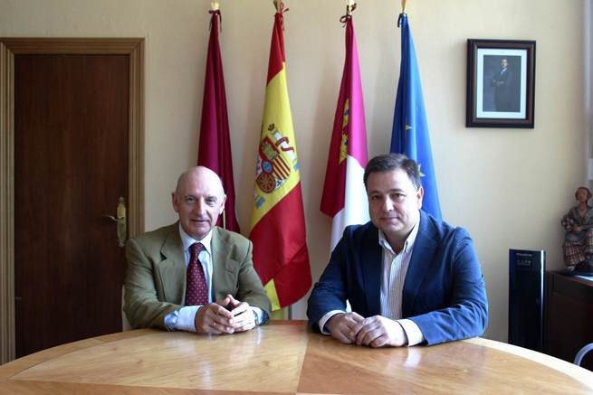 Manuel Serrano y Vicente Rouco ahondan en la colaboración entre instituciones para mejorar el entorno de la Ciudad de la Justicia  de Albacete