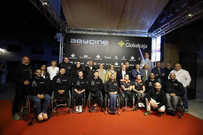 Alfombra roja en Abycine: llegó el día del estreno de ‘Resilentia’, segundo documental de amiab