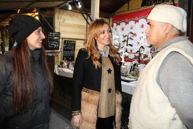 Rosa González de la Aleja anima a los albaceteños a visitar el Mercado de Navidad y Reyes para contagiarse de su espíritu navideño