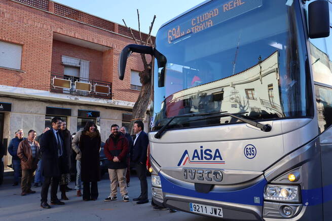 El Gobierno regional pone en marcha el programa Astra en Pozuelo de Calatrava para adaptar eltransporte a las necesidades reales de la población