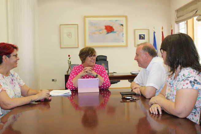 La mejora en servicios sanitarios y educativos y la rehabilitación patrimonial marcan la reunión entre el Gobierno regional y el alcalde de Carrión de Calatrava 