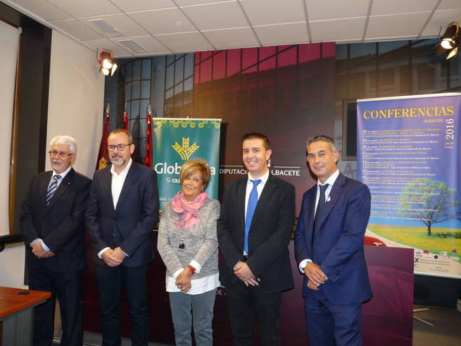 Un total de 26 conferencias acogerá la Diputación en el curso 2016-2017 de Aluex