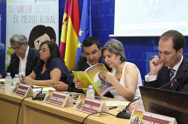 Imagen: Castilla-La Mancha trabaja para lograr la presencia de mujeres en los consejos rectores de las cooperativas agroalimentarias