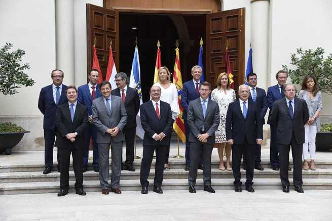 El presidente García-Page reclama un sistema de financiación que blinde el acceso igualitario a la educación, la sanidad y los servicios sociales   