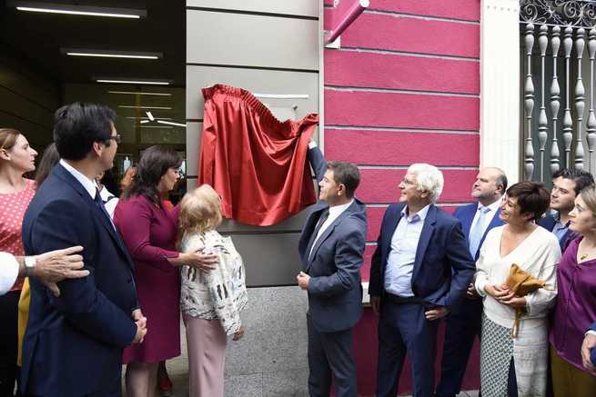 El presidente de Castilla-La Mancha anuncia la creación de un Centro Regional de Fotografía 