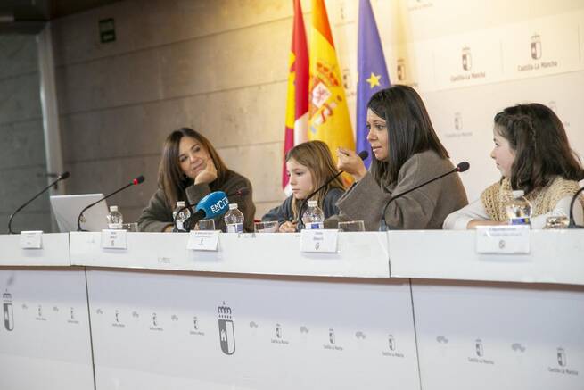 Castilla-La Mancha refuerza su atención a la infancia ante los nuevos desafíos del mundo digital