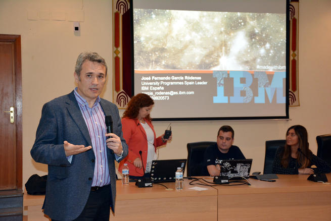 Imagen: IBM presenta en la Escuela Superior de Informática de la UCLM sus plataformas de ‘Big Data’ y computación en la nubeIBM presenta en la Escuela Superior de Informática de la UCLM sus plataformas de ‘Big Data’ y computación en la nube