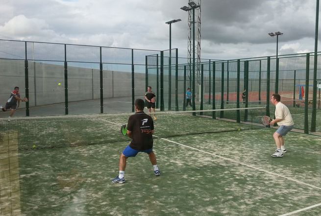 imagen de Manzanares convoca la Liga Local de Pádel Imagen: Manzanares convoca la Liga Local de Pádel