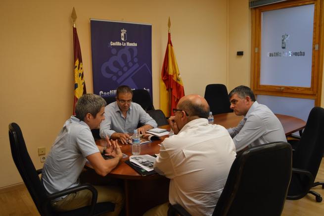 imagen de La Junta se interesa por el proyecto para conmemorar el IV centenario de la Procesión Camino del Calvario de Cuenca Imagen: La Junta se interesa por el proyecto para conmemorar el IV centenario de la Procesión Camino del Calvario de Cuenca