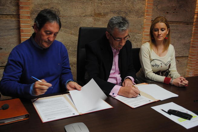 Imagen: El Ayuntamiento de Valdepeñas y Proyecto Hombre CLM suscriben un acuerdo para prestar sus servicios en la localidad