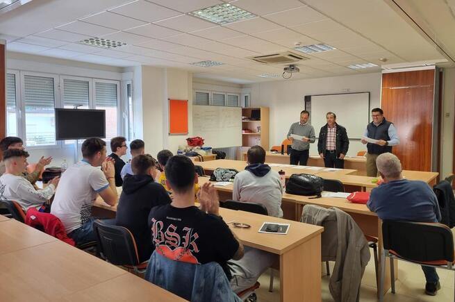 Alumnos del instituto “Aguas Nuevas” de Albacete se forman en Prevención de Riesgos Laborales de la mano de UGT FICA