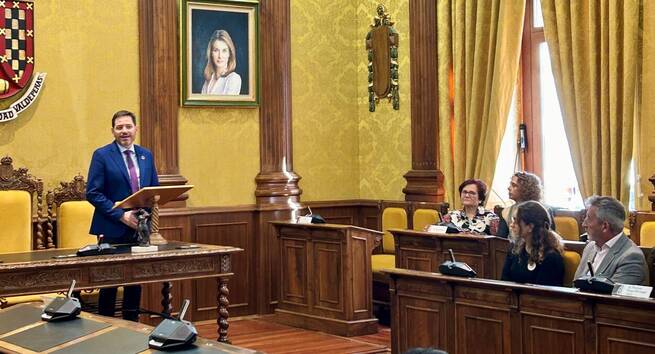 David Broceño asiste al reconocimiento de Valdepeñas a la nadadora paralímpica Beatriz Lérida