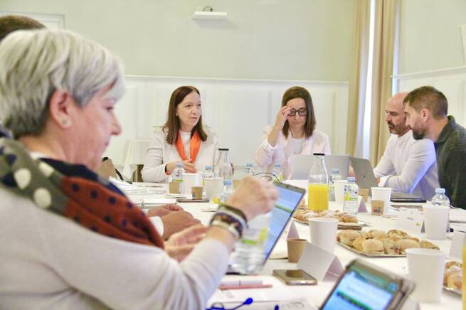 El jurado de los VII Premios de Enoturismo ‘Rutas del Vino’ se reúne en Alcázar de San Juan para deliberar sobre los galardonados