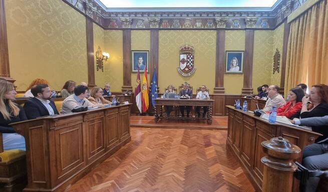 El Pleno de Valdepeñas aprueba crear un Reglamento de Organización y Funcionamiento Municipal