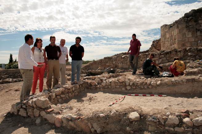 imagen de El director general de Cultura, Javier Morales, visita los nuevos trabajos de investigación arqueológica de Calatrava La Vieja