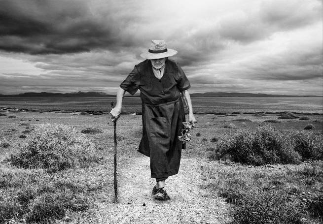 Imagen: &quot;Anciana&quot; gana el X Premio Manzanares de fotografía