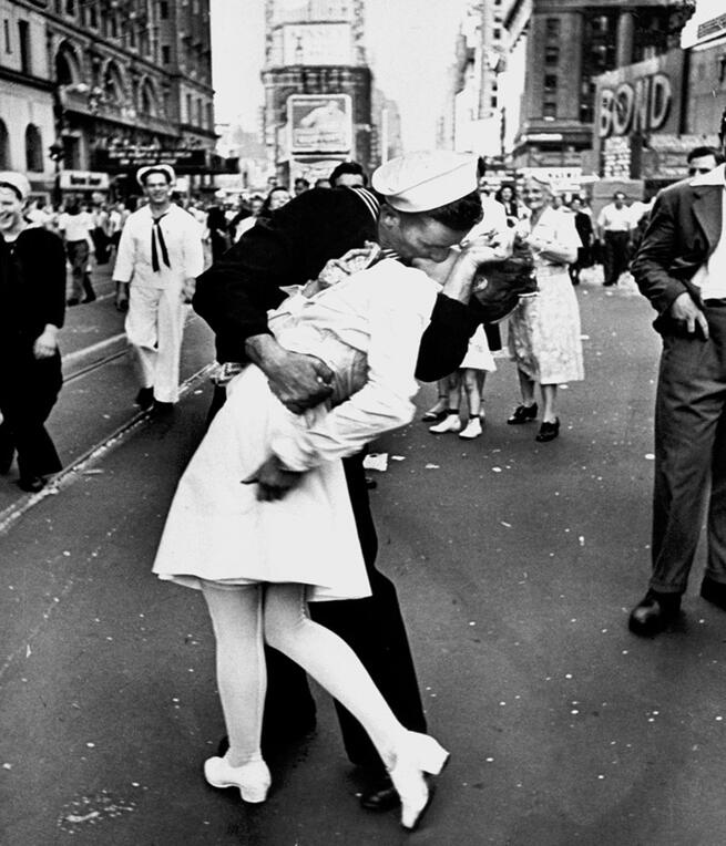 Beso en Times Square