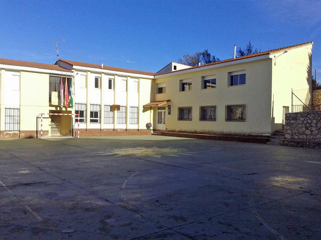 Imagen: El Ayuntamiento de Pareja apuesta por la Escuela Rural de la localidad