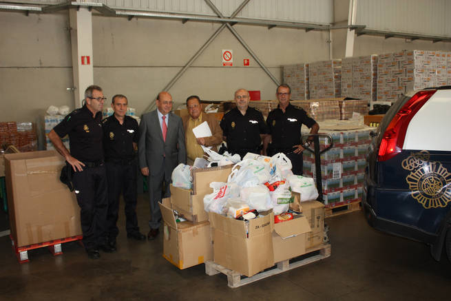 imagen de La II Carrera Santos Ángeles Custodios recauda 500 kilos de comida para el Banco de Alimentos