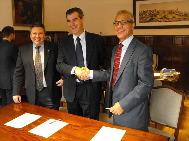 imagen de  El Ayuntamiento y GlobalCaja firman el contrato para la refinanciación del préstamo del fondo para el pago a proveedores
