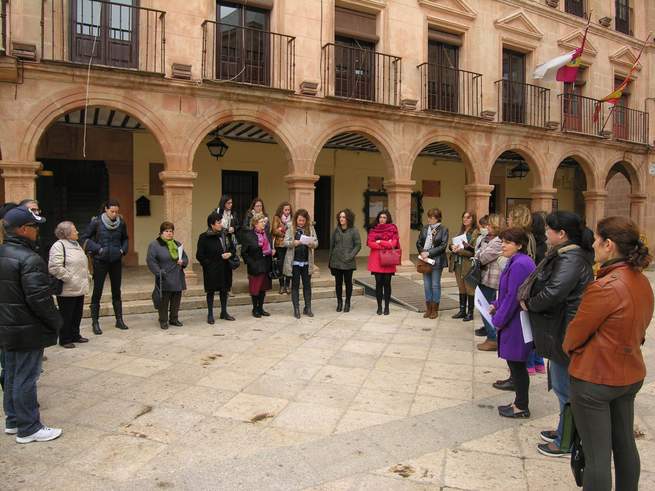 imagen de El Ayuntamiento de Villanueva de los Infantes, a través del Centro de la Mujer, ha celebrado el Día Internacional de la eliminación de la Violencia contra la Mujer