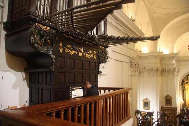 imagen de El órgano del siglo XVII y las voces del Coro del Conservatorio “Jacinto Guerrero” sonaron con fuerza en el Santuario de la Virgen de la Caridad