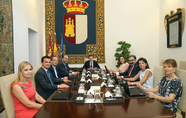 Imagen: El Consejo de Gobierno comienza a tramitar la formalización de la renuncia a las condiciones que la Ley de Gobierno establece para los expresidentes de Castilla-La Mancha
