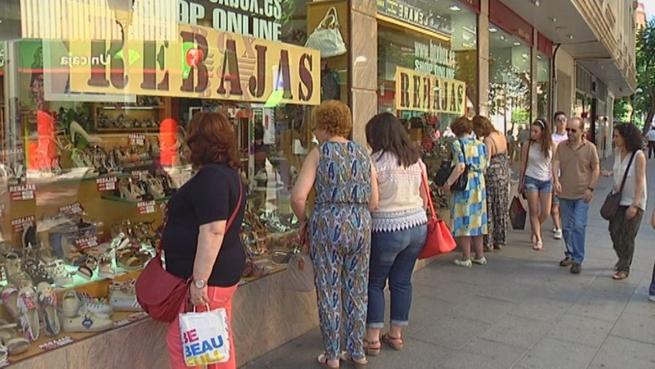 imagen de Arrancan sin aglomeraciones las rebajas de verano  Imagen: Arrancan sin aglomeraciones las rebajas de verano