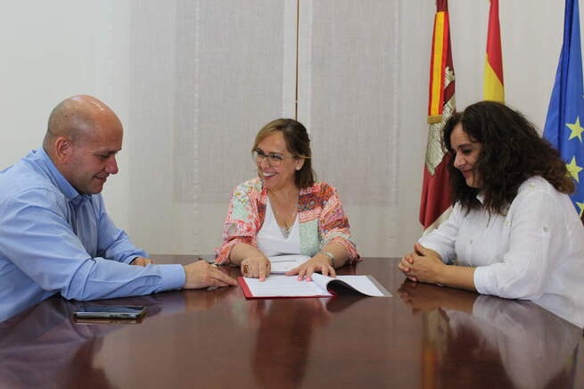 Villarrubia de los Ojos pide al Gobierno de Castilla-La Mancha que la Fiesta de la Cruz de Mayo sea declarada de Interés Turístico Regional