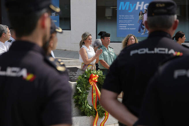La alcaldesa y miembros de la Corporación rinden homenaje a Miguel Ángel Blanco y a todas las víctimas del terrorismo