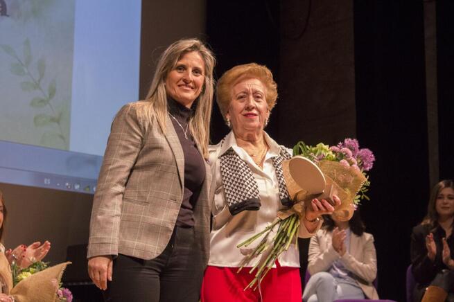 El Ayuntamiento de Torrijos homenajea por su trayectoria a 10 mujeres de la comarca