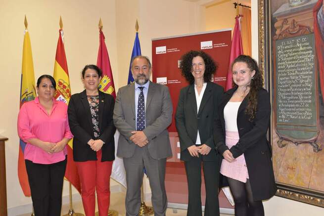 Una delegación de la Universidad Católica de Cuenca en Ecuador visita la UCLM para ampliar líneas de colaboración 