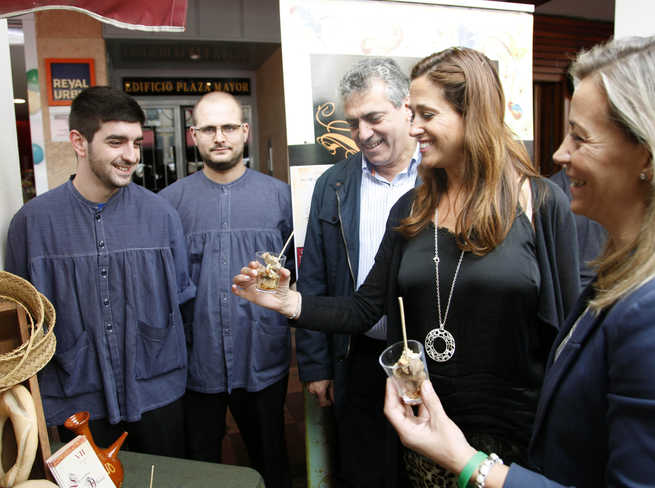 imagen de La Alcaldesa de Ciudad Real inaugura las jornadas de cocina Alfonsí y el gran mercado medieval  