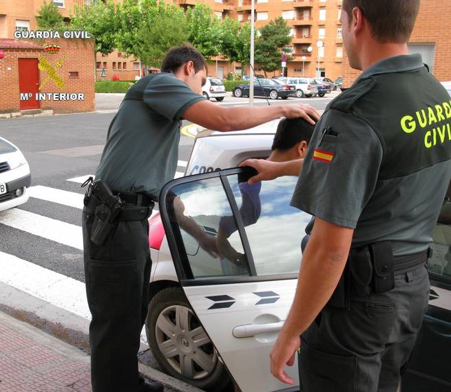 imagen de La Guardia Civil detiene a dos hombres por un delito de robo con violencia e intimidación cometido en Ventas de Retamosa 